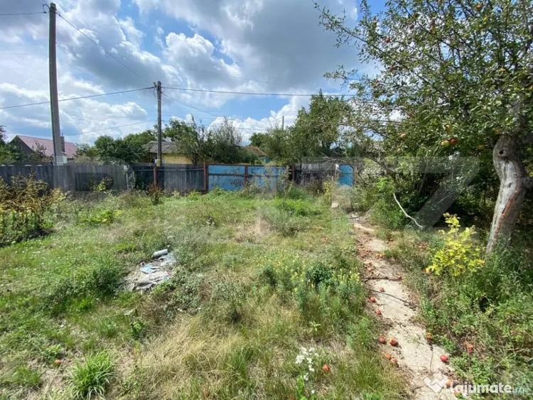 Casă cu 4 camere cu Teren 6600 Mp în Schitu Duca