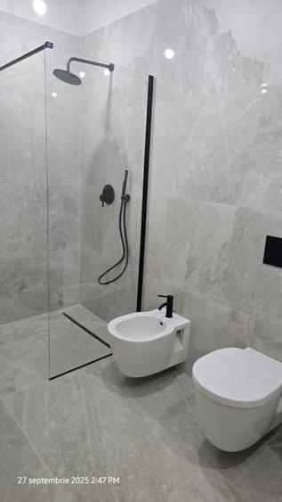Apartament cu 3 camere semidecomandat în Complex Studențesc