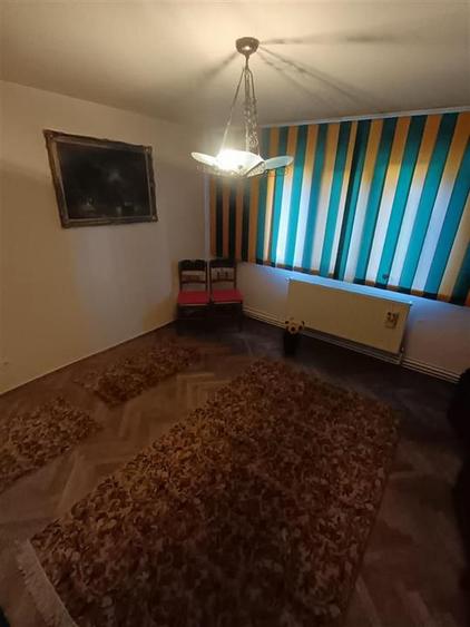 Apartament cu 3 camere decomandat în Apollo