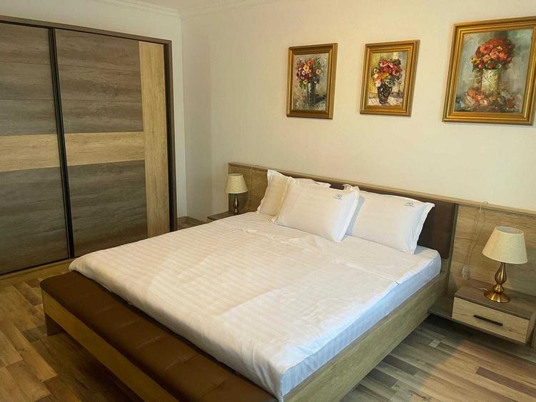 Apartament cu 3 camere decomandat în Central