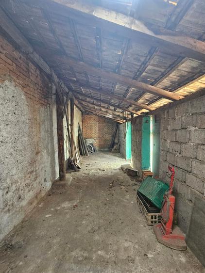 Casă individuală cu 3 camere cu Garaj în Periferie