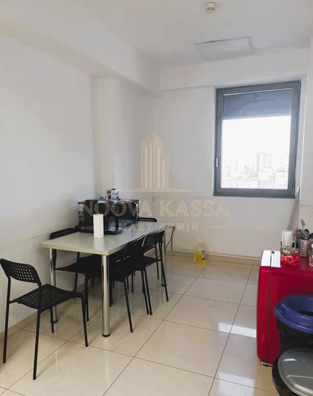 Birou, de 200 mp, în Central
