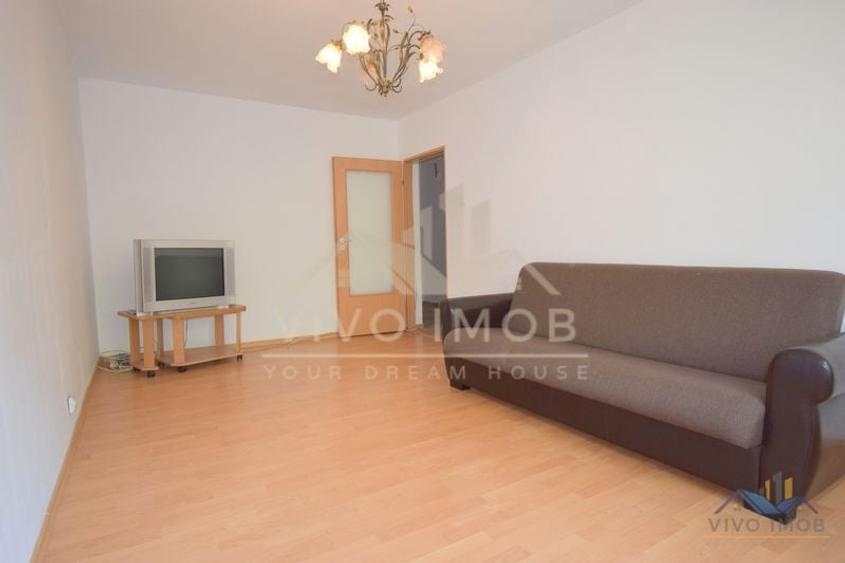 Apartament cu 3 camere semidecomandat în Titan