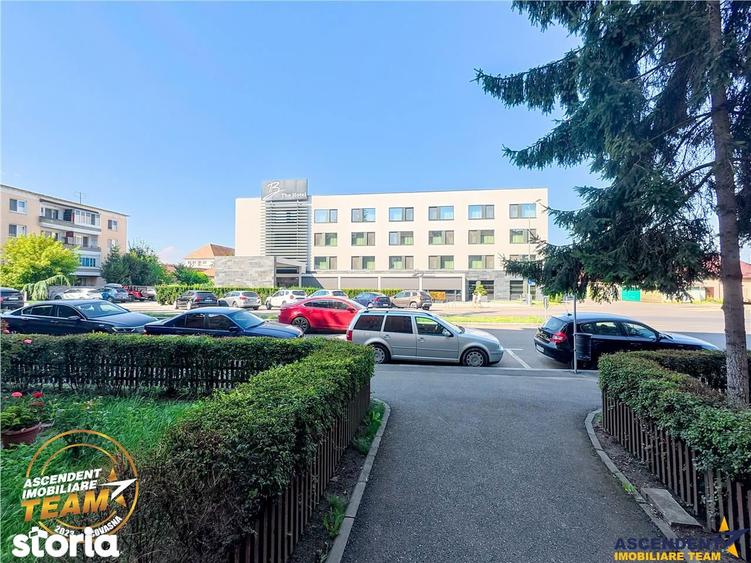 Apartament cu 3 camere decomandat în Central