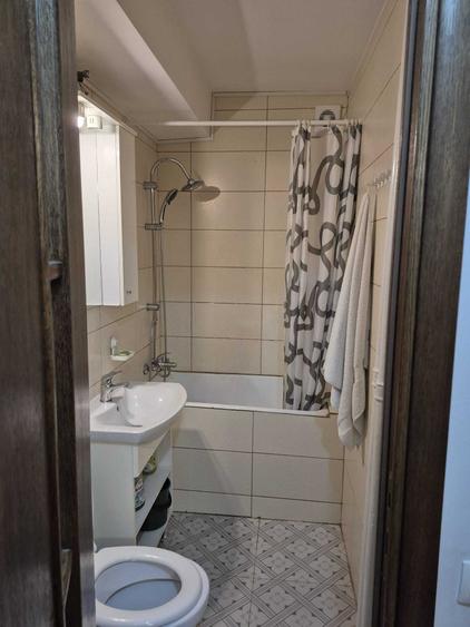 Apartament cu 2 camere semidecomandat în Gara de Nord