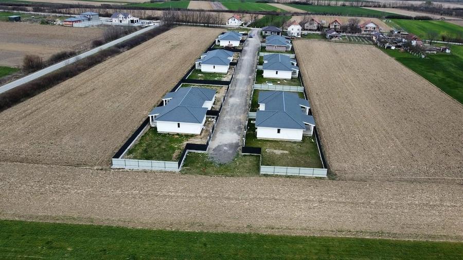 Casă cu 4 camere cu Teren 465 Mp în Odoreu