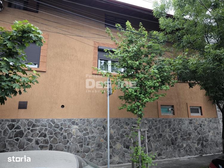 Casa P+E+M + corp secundar , 240 mp teren , 2 garaje , Metrou Bazilesc - 17