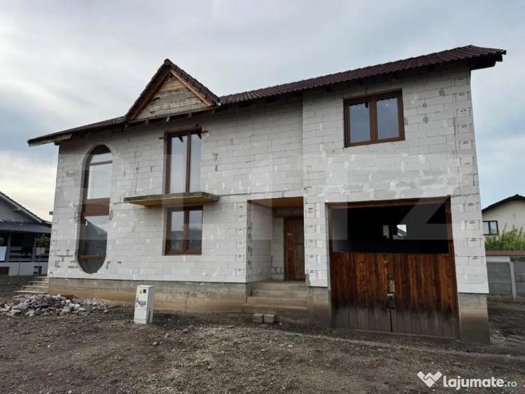 Casa cu 4 camere si garaj, zona Micesti - 1