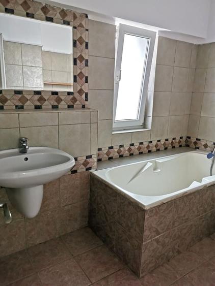 Apartament cu 4 camere în Unirii