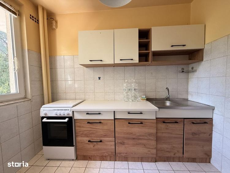Apartament cu 2 camere semidecomandat în 1 Mai