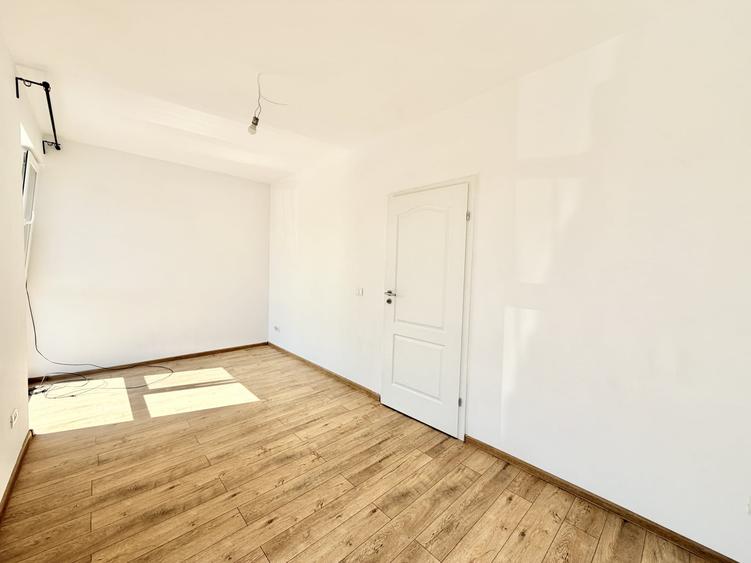 Duplex cu 4 camere cu Canalizare în Moșnița Nouă