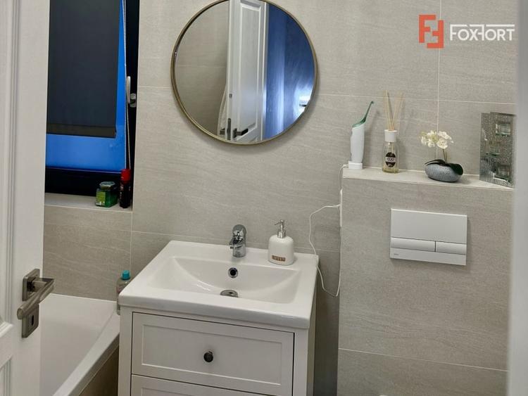 Duplex cu 5 camere cu Canalizare în Dumbrăvița