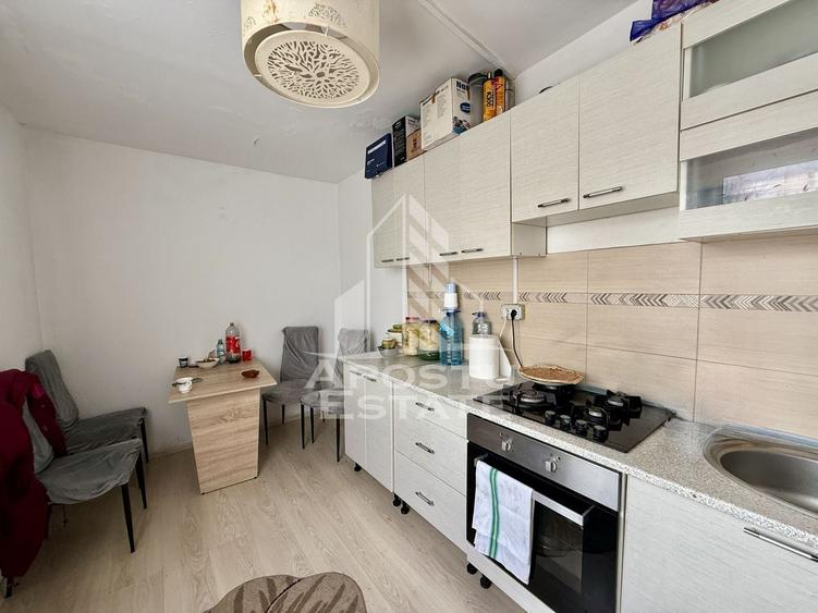 Apartament cu 2 camere nedecomandat, mobilat în Lunei