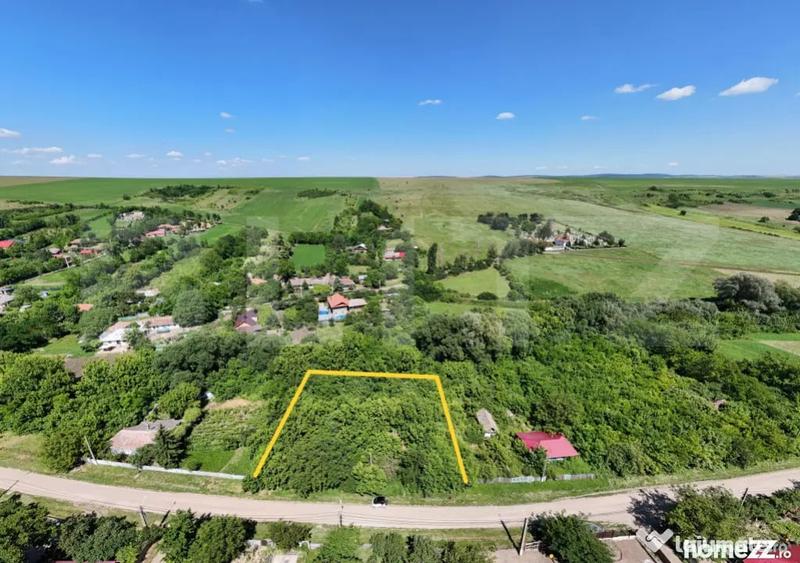 Casă cu 2 camere cu Teren 1300 Mp în Central