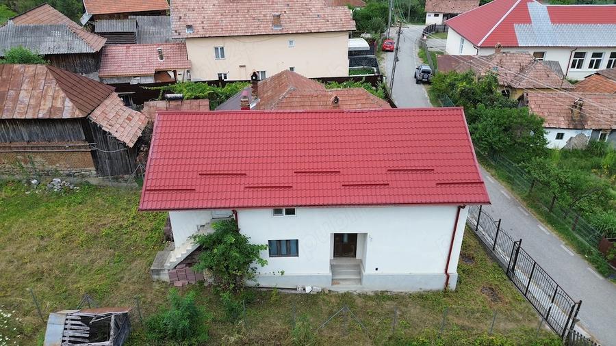 Casă cu Teren 320 Mp în Sălătrucel