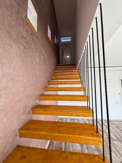 Apartament cu 3 camere nedecomandat în Șagului