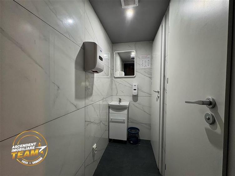 Spațiu comercial, de 244 mp, în Central