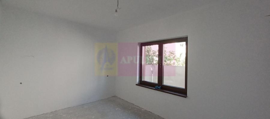Casă individuală cu 4 camere cu Piscina în Săbăreni