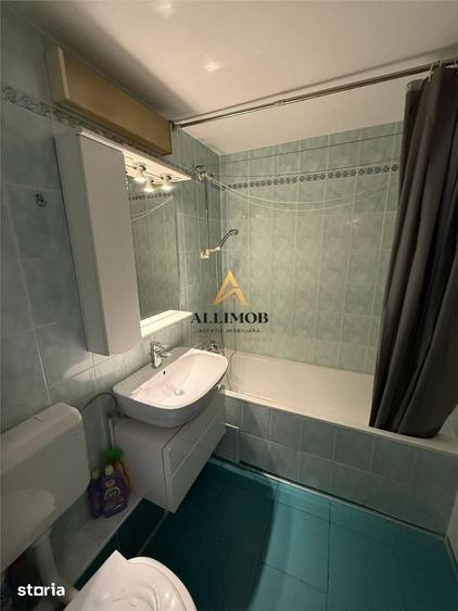 Apartament cu 3 camere în Peneș Curcanul