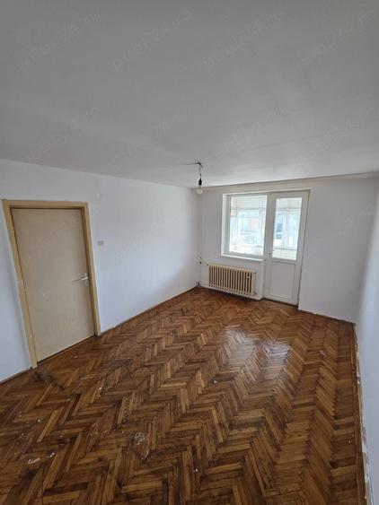 Apartament cu 2 camere decomandat în Abator