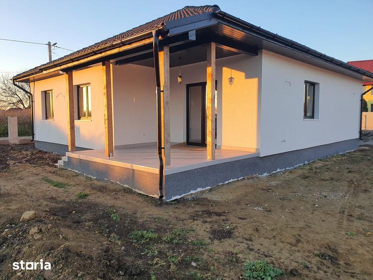 Casa la cheie pe 1 nivel 4 camere 2 bai,145 mp,500 mp teren - 15