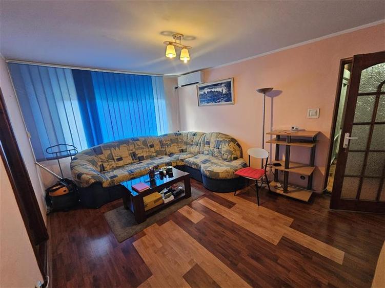Resita, 3 Cam., Et. 2, Mobilat+Utilat, Micro 1 - 15
