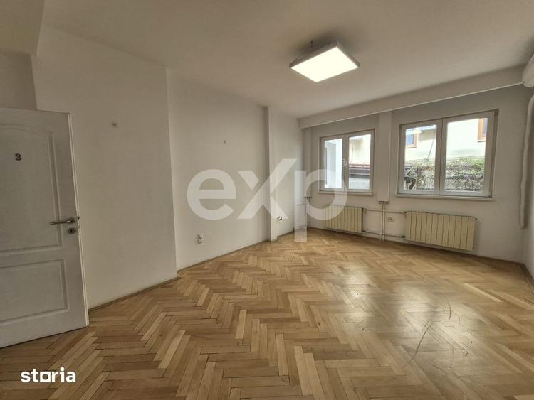 Casă cu 10 camere decomandat cu Teren 158 Mp în Floreasca
