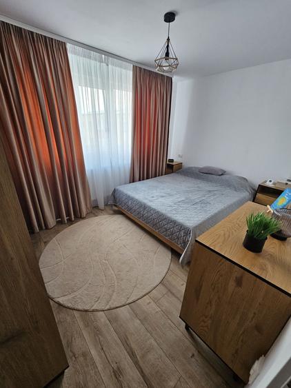 Apartament cu 2 camere semidecomandat în Micro 11