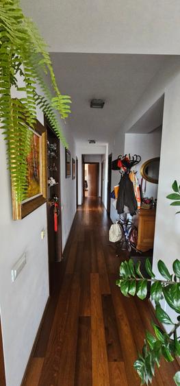 Apartament cu 4 camere decomandat în Barbu Văcărescu