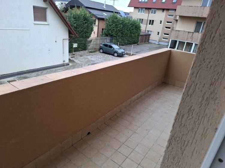 Apartament cu 2 camere decomandat în Florești