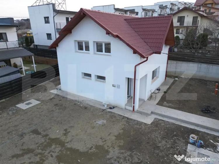 Casă cu 4 camere cu Teren 450 Mp în Central