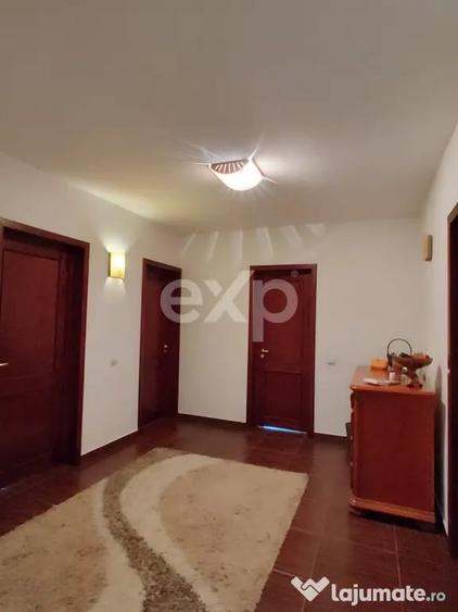 Casă cu 9 camere cu Teren 2000 Mp în Breazu