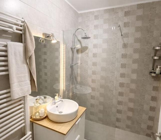 Apartament cu 3 camere semidecomandat în Lujerului