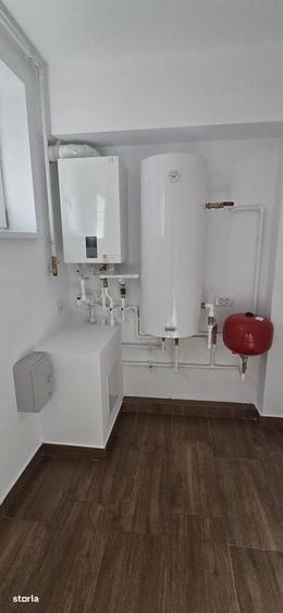 Casă cu 4 camere în Lumina