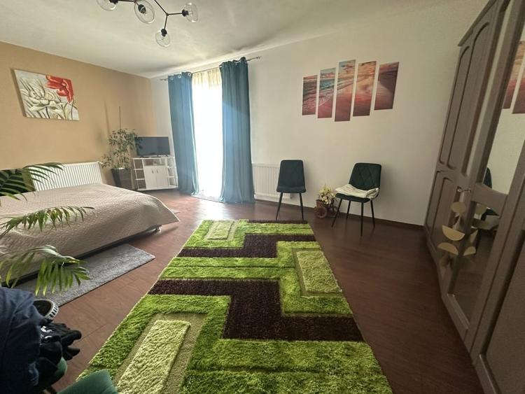 Casă individuală cu 5 camere cu Canalizare în Bărăbanț