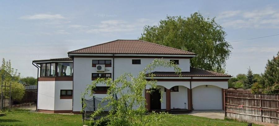 Casă individuală cu 6 camere cu Garaj în Est