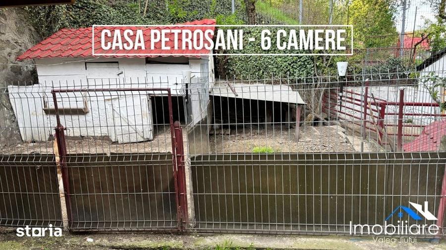 Casă cu 6 camere cu Teren 860 Mp în Petrila