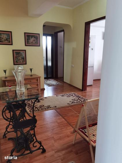 Apartament cu 4 camere decomandat în Central