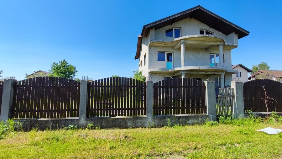 Casă individuală cu 5 camere cu Canalizare în Domnești