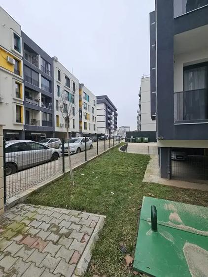 Apartament cu 3 camere semidecomandat în Theodor Pallady