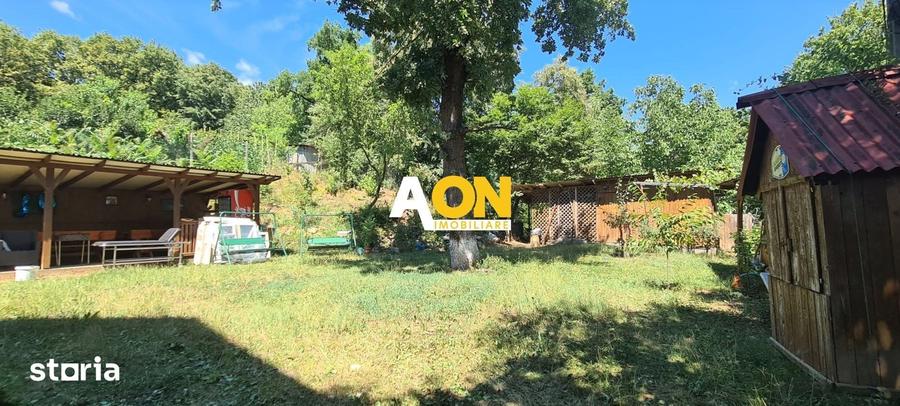 Casă cu 10 camere decomandat cu Teren 1000 Mp în Central