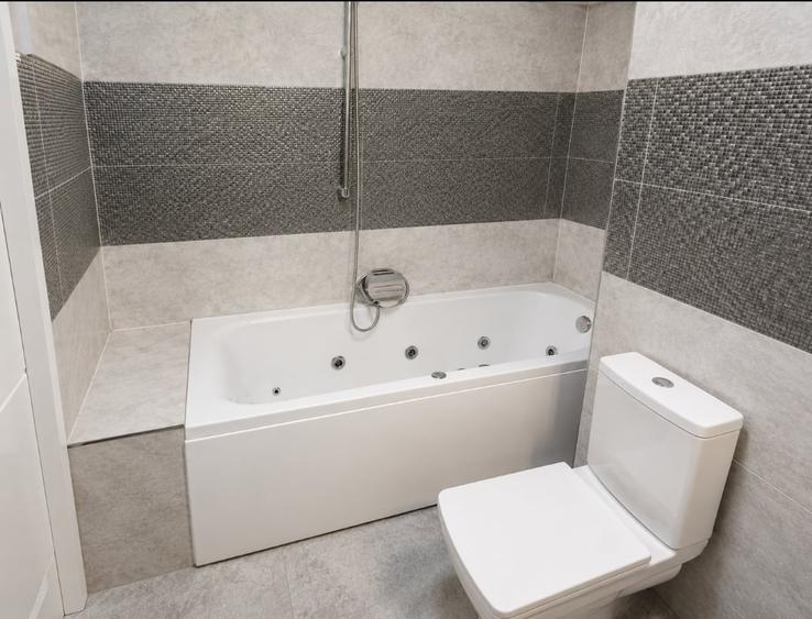 Apartament cu 3 camere decomandat în Decebal
