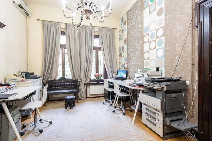 Apartament cu 4 camere circular în Calea Victoriei
