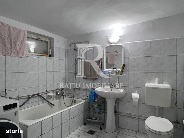 Casă cu 4 camere în Sântandrei
