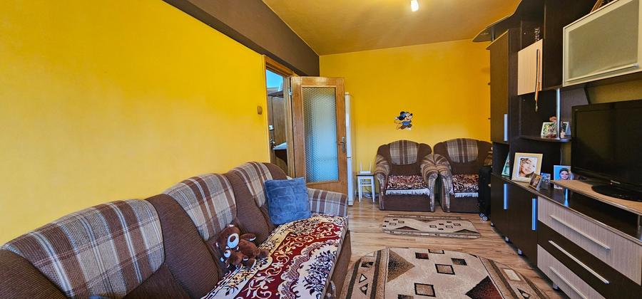 Apartament cu 3 camere decomandat, mobilat în Central