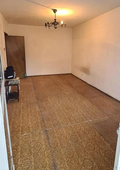 Apartament cu 3 camere decomandat în Lacul Tei