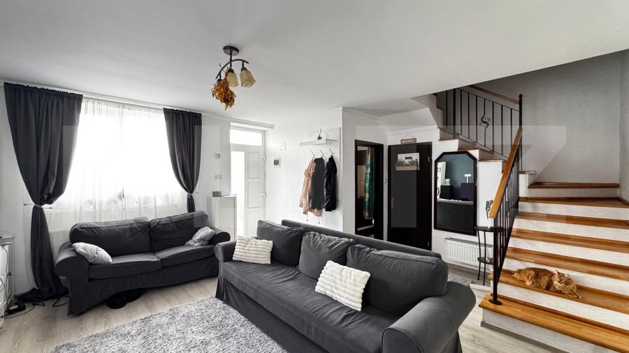 Duplex cu 5 camere cu Canalizare în Micești