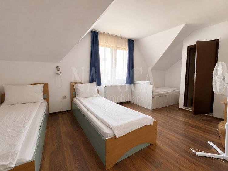 Casă individuală cu 12 camere cu Canalizare în Gruia