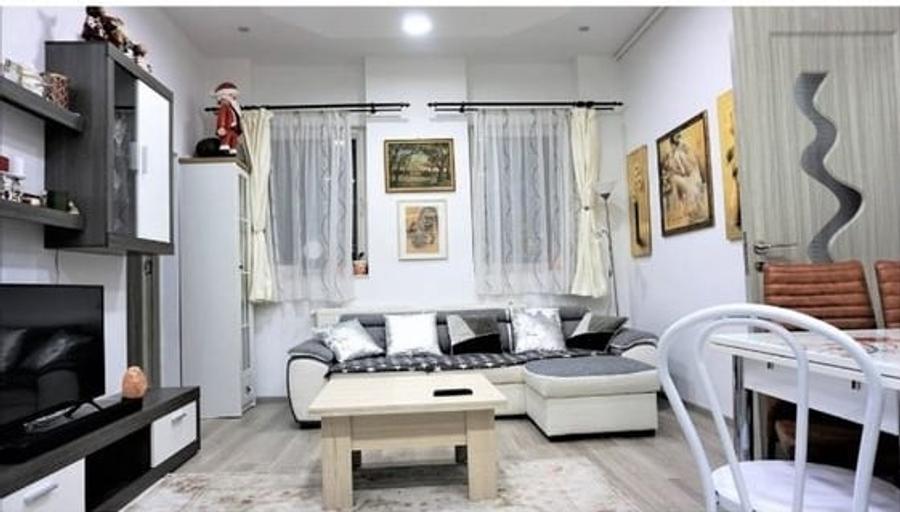 Apartament cu 3 camere semidecomandat, mobilat în Astra