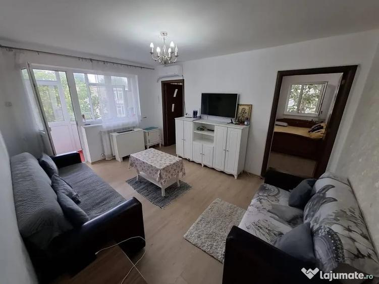 Apartament cu 3 camere semidecomandat în Brătianu